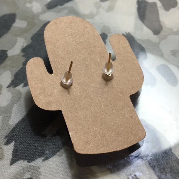 NWT! Gold Rimmed Circle Druzzy Stones Earrings Set - Picture 4 of 6